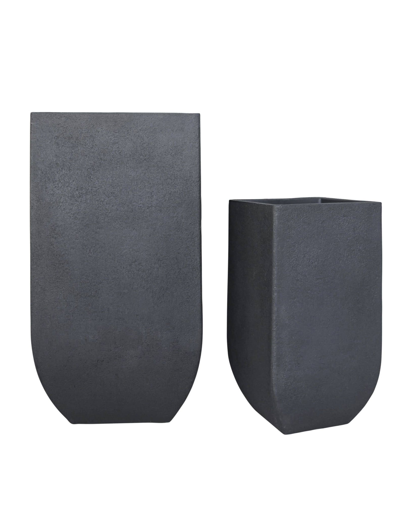 slight angled view of the small and large Japi verticale square planters side by side, tall, upright, colour Lead (black)