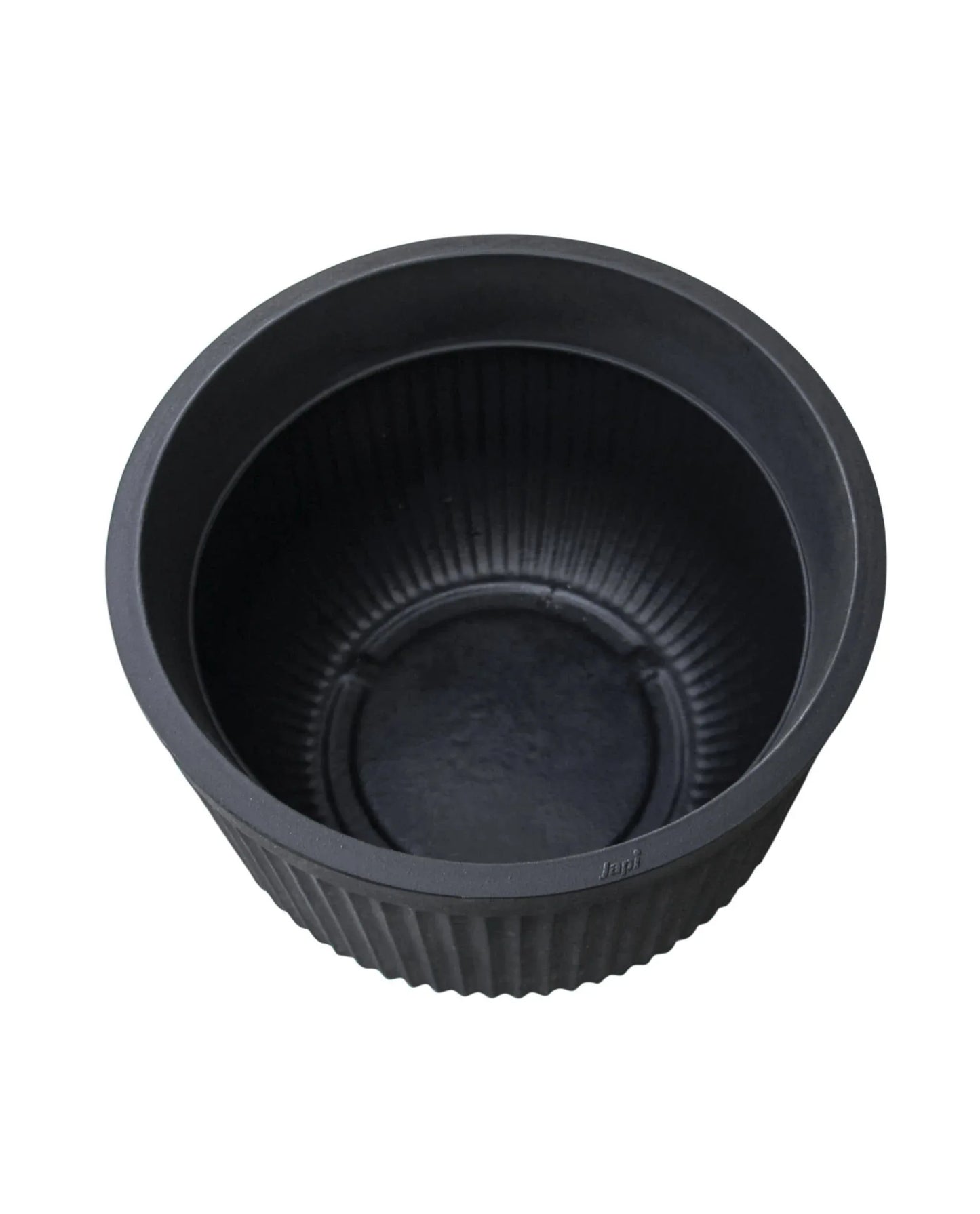 Aerial view into the planter showing the depth and inside rim