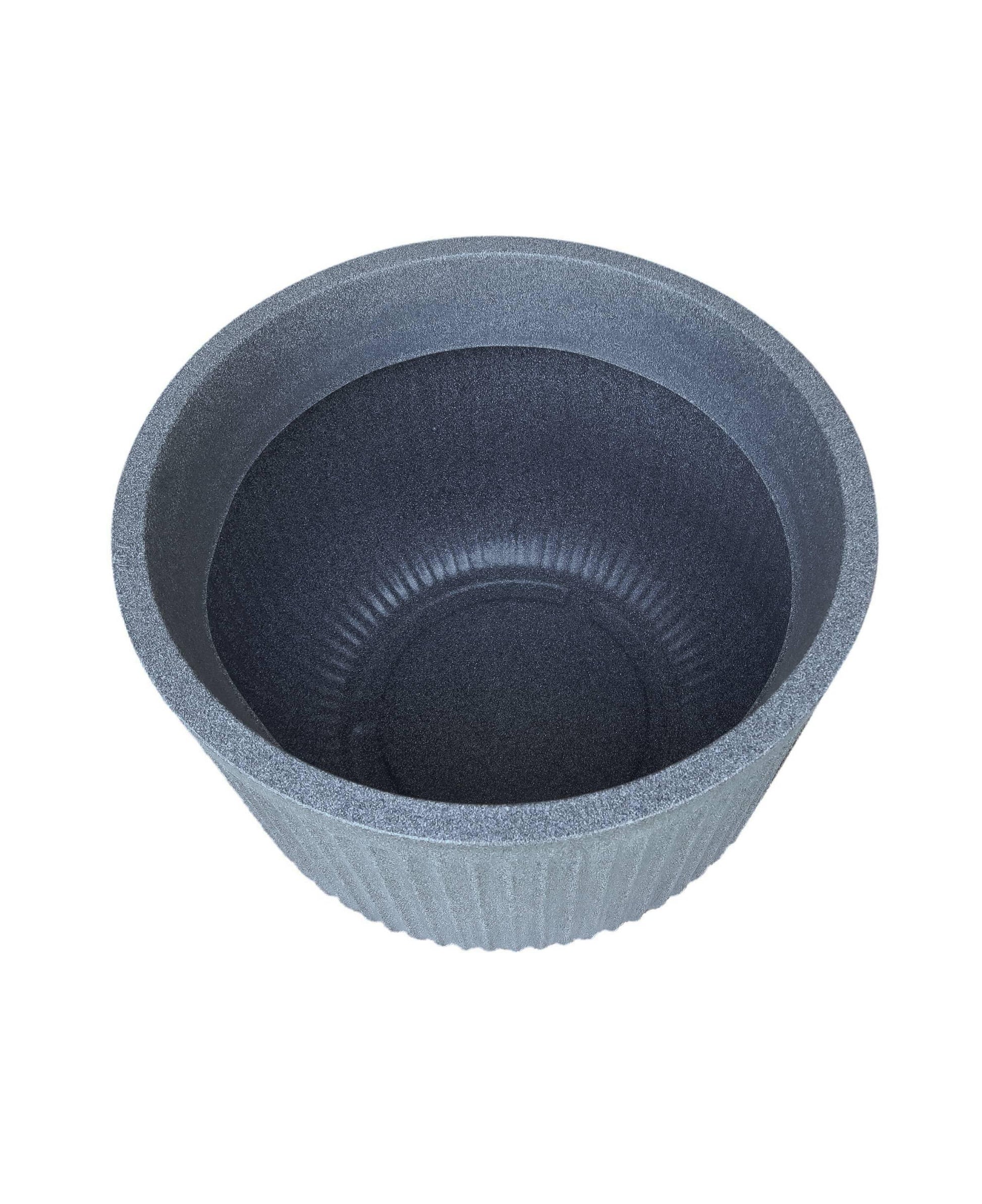 Aerial view into the planter showing the depth and inside rim