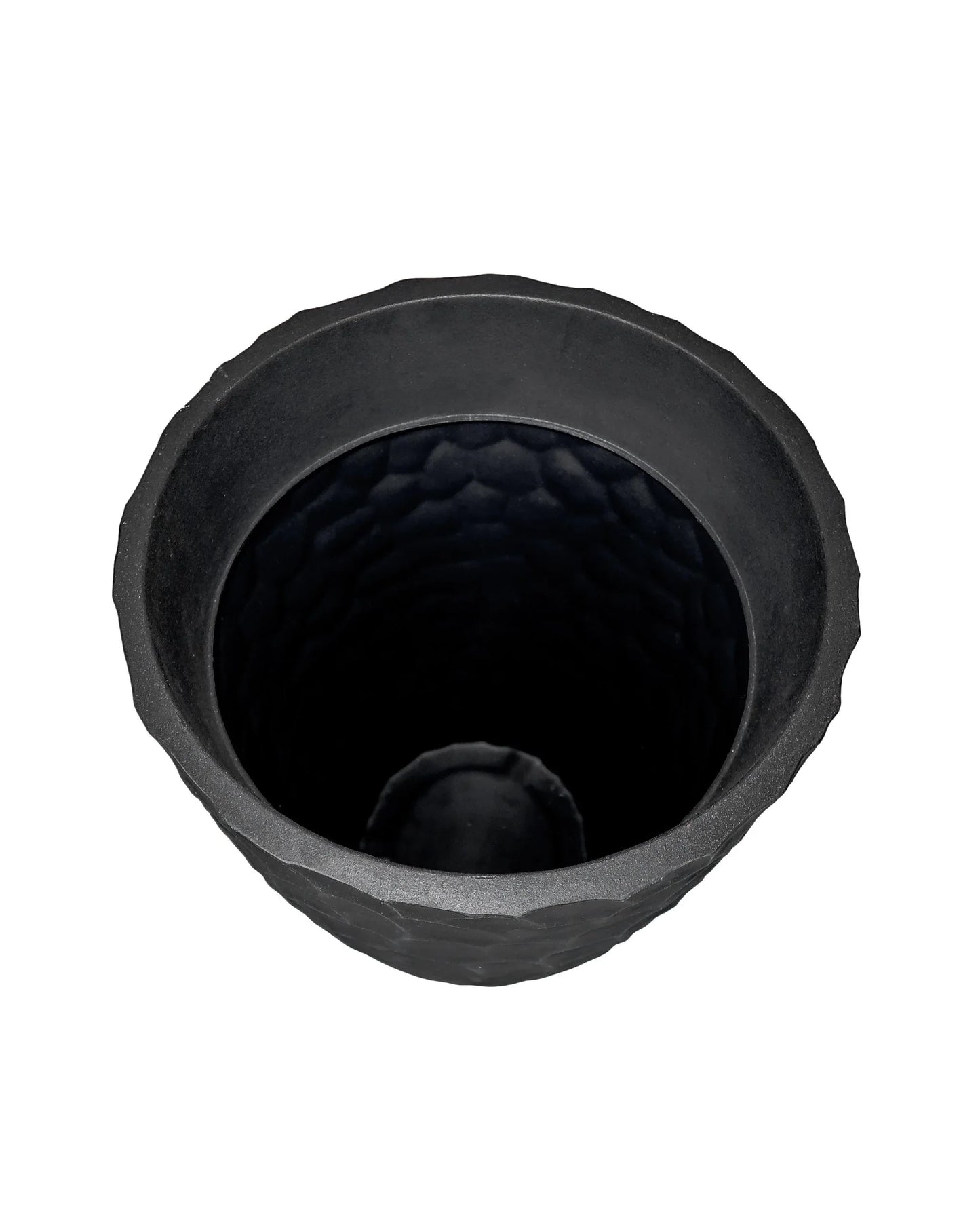 Aerial view into the planter showing the inside rim and the depth of the prisma conic japi planter