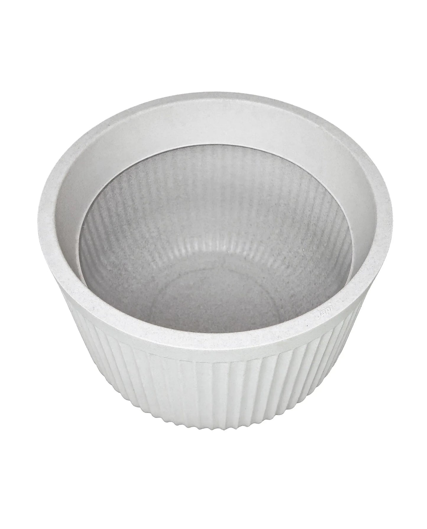 Aerial view into the planter showing the depth and inside rim 